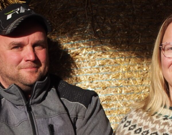 Ahokas Ville Kari Tiina Peltonen Vuoden Luomuyritys -kilpailun voittajat Ville Kari ja Tiina Peltonen